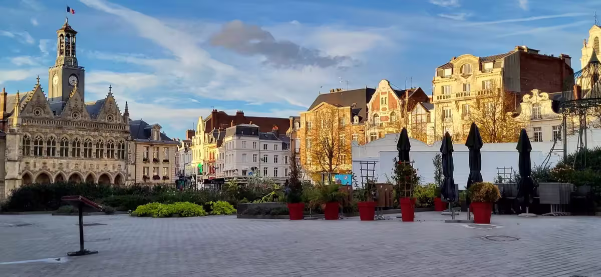 Saint-Quentin, vue de la ville où vit l'Église Nouveau Départ