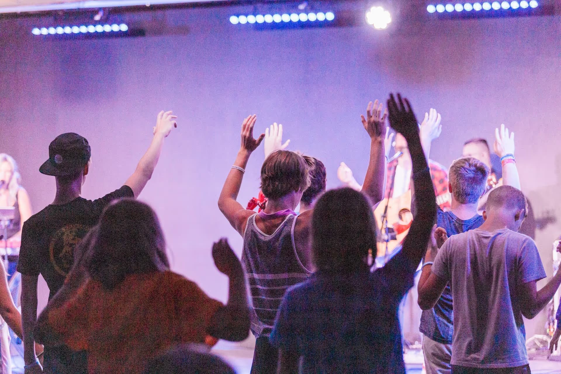 Pasteur présentant les Next Steps